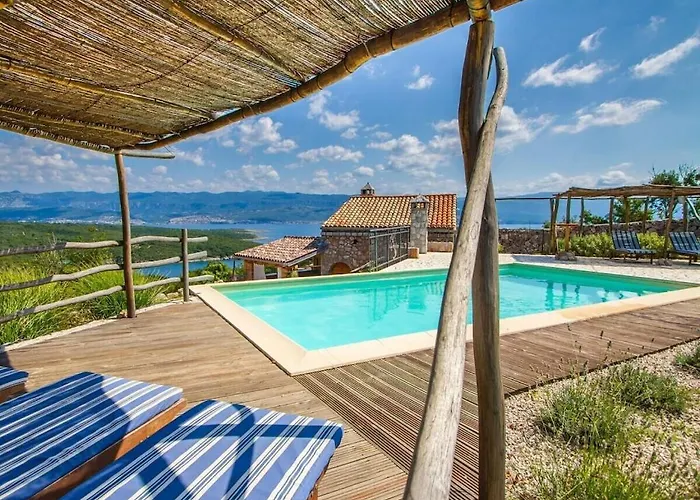 In Vrbnik With Swimming Pool * Vrbnik (Primorje-Gorski Kotar)