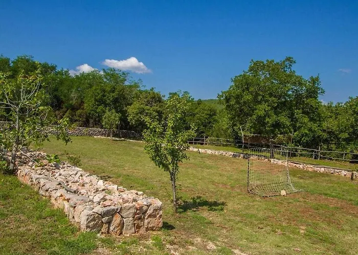 In Vrbnik With Swimming Pool Vrbnik (Primorje-Gorski Kotar)